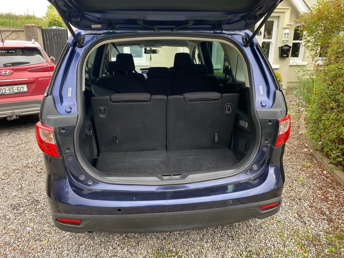 Mazda5 2012 - Image 2