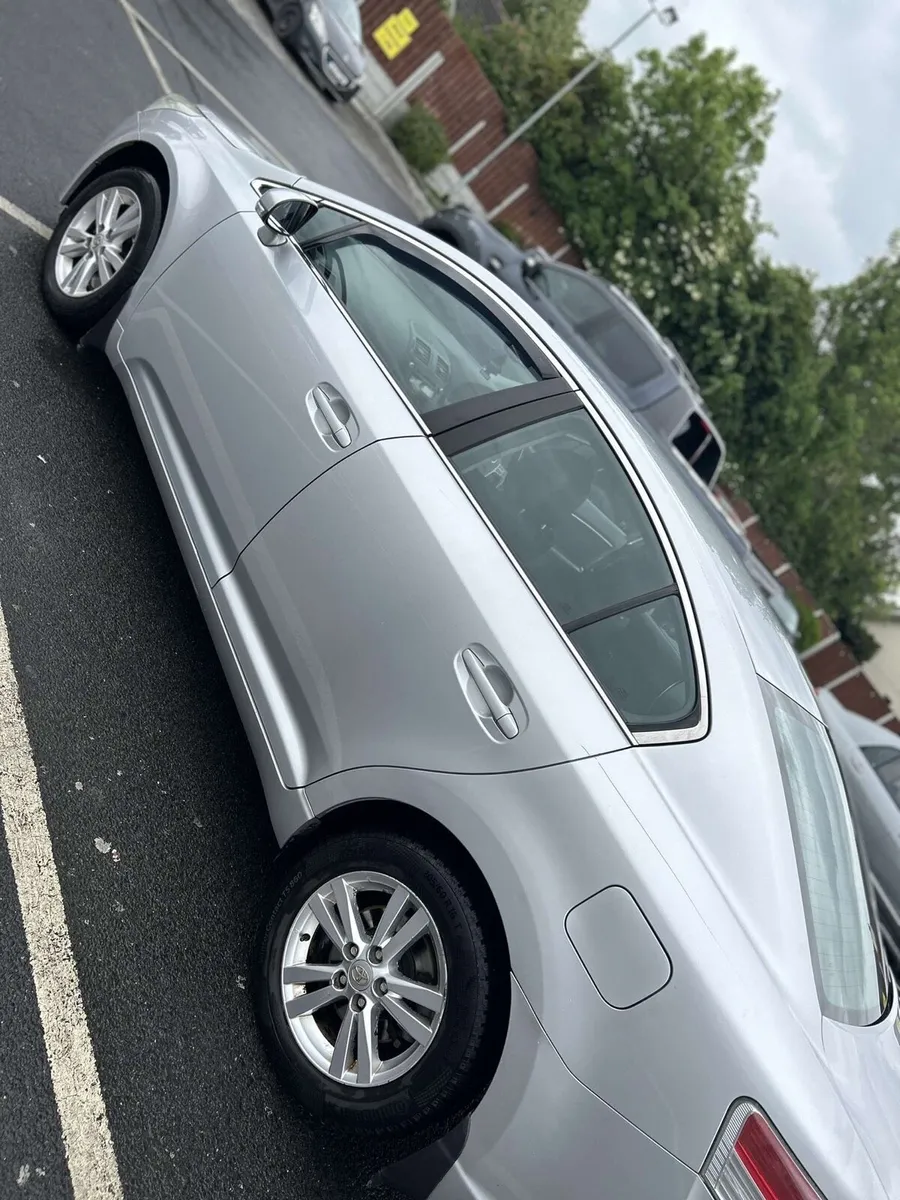 Toyota avensis 2009 - Image 4