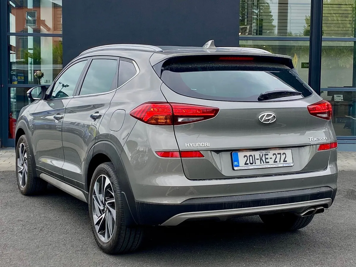 Executive Plus with bigger screen and wheels - Image 3