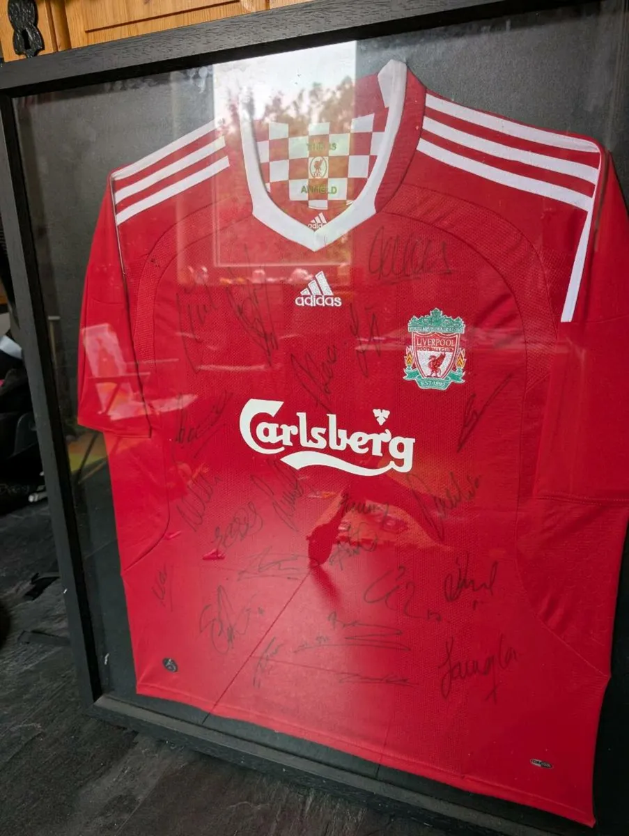 Framed signed Liverpool jersey 2008/09 season - Image 1
