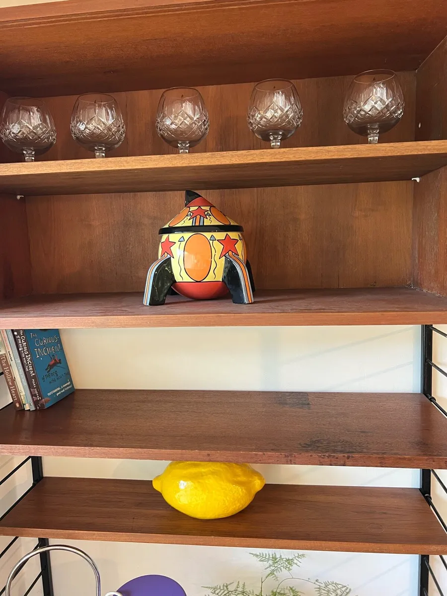 Mid century ladderax with 3 shelves and a cabinet - Image 3