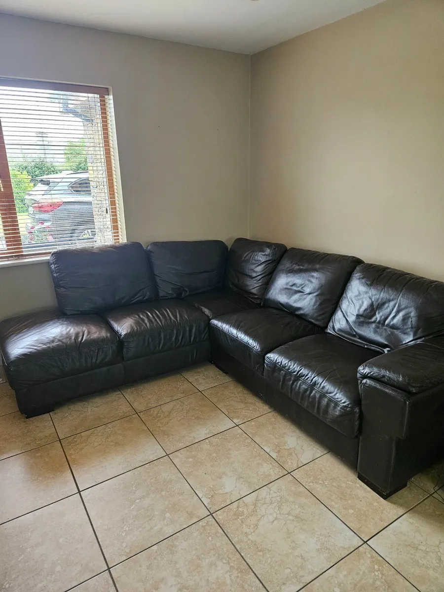 8ftx7ft black leather couch - Image 2