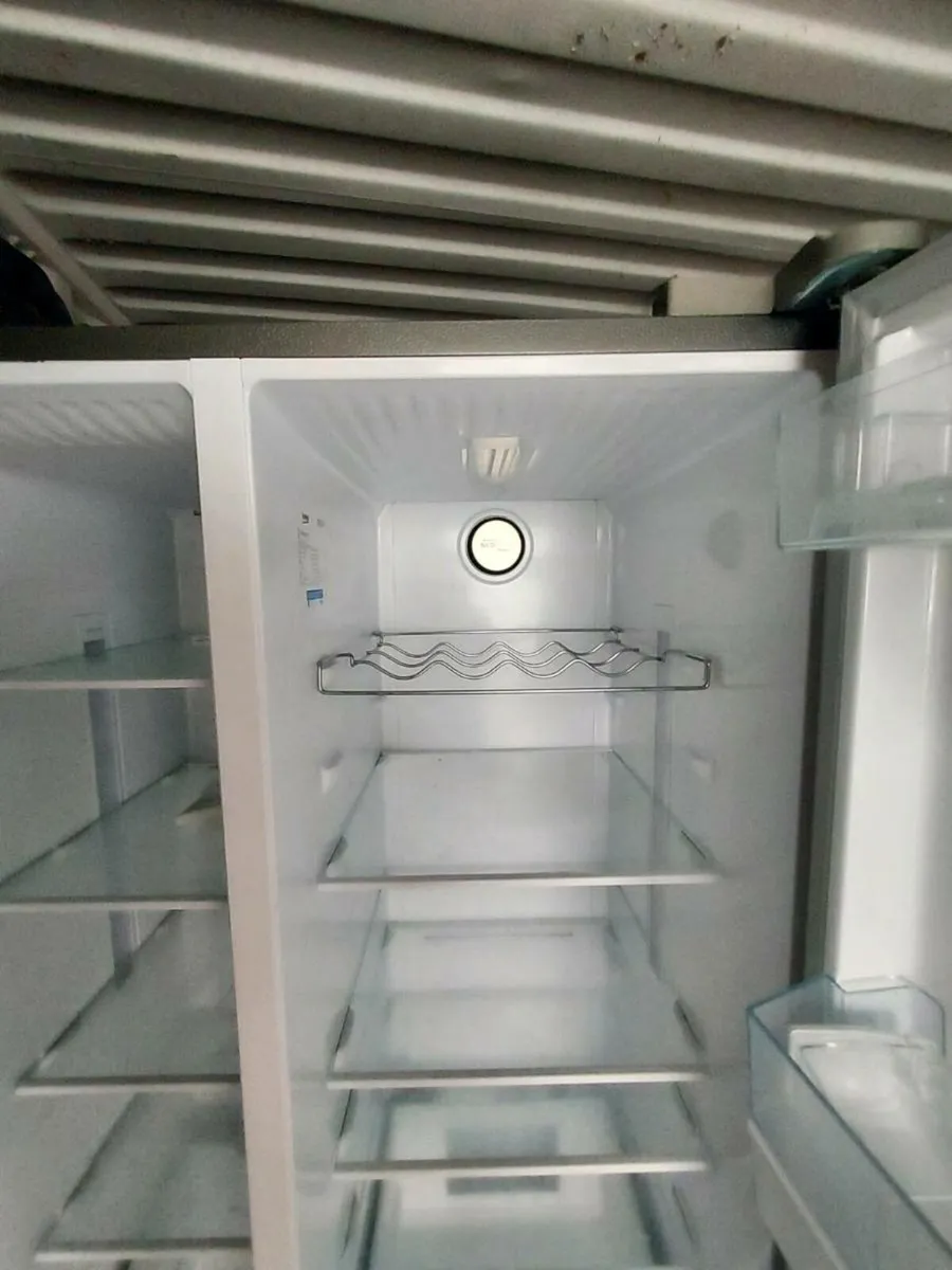 Fridge microwave - Image 3