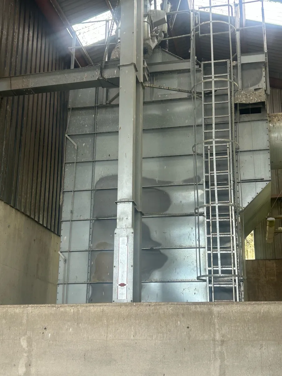 Grain dryer - Image 1