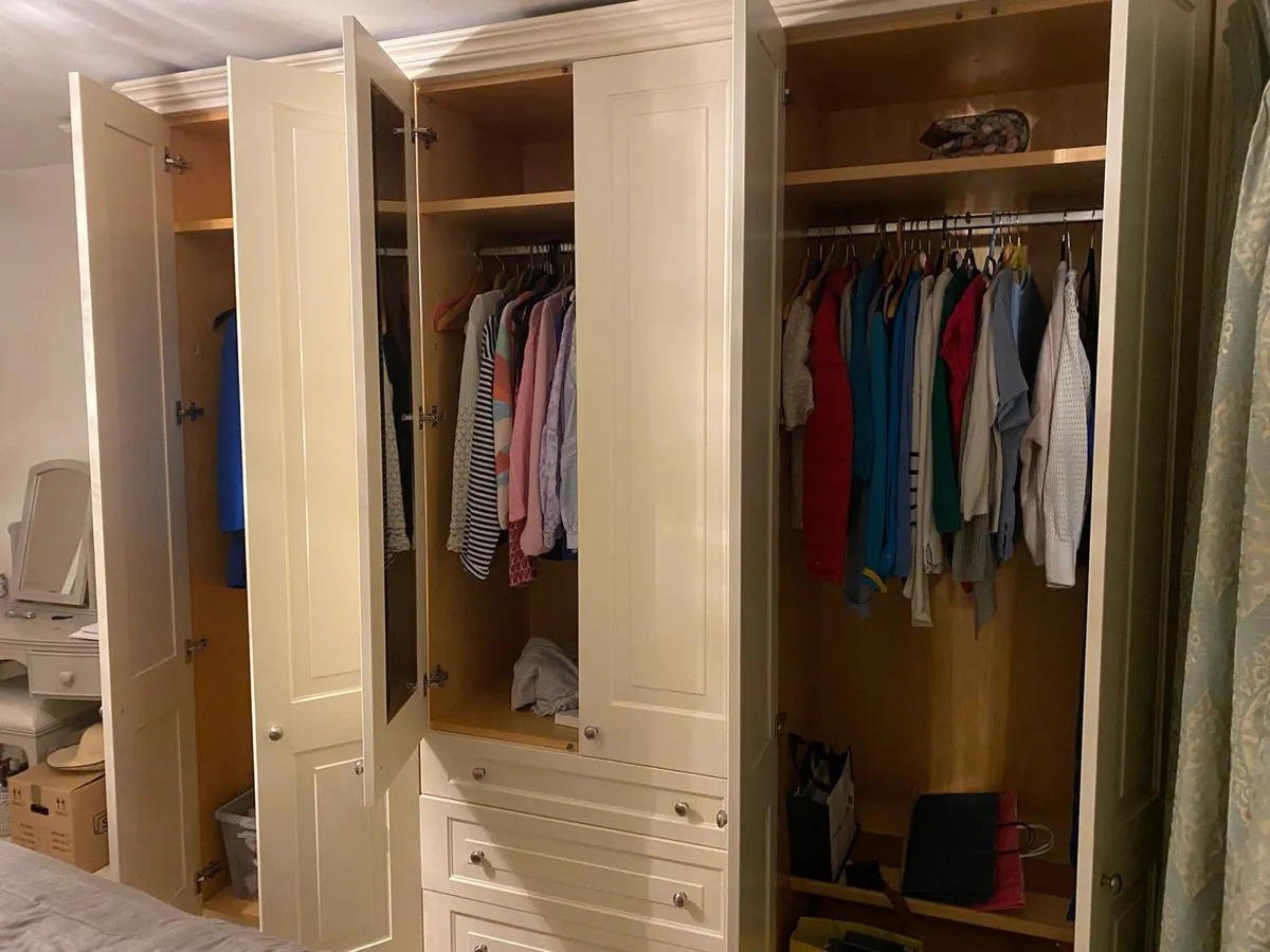 Built in wardrobes - Image 4