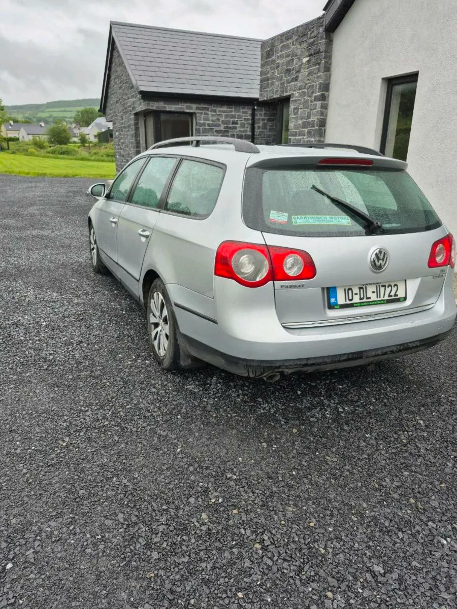 2010 Volkswagen Passat - Image 3