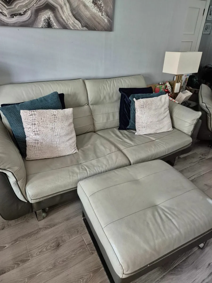4 Piece Leather Suite - Image 2