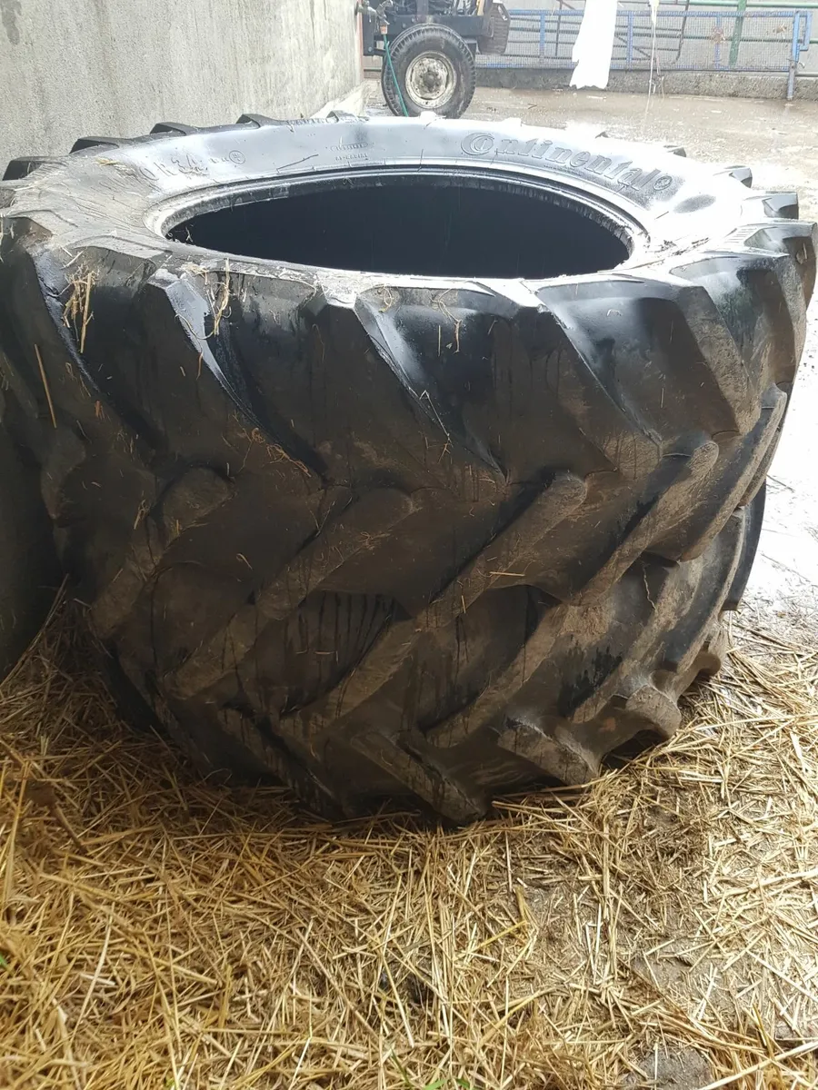 Tractor tires - Image 1