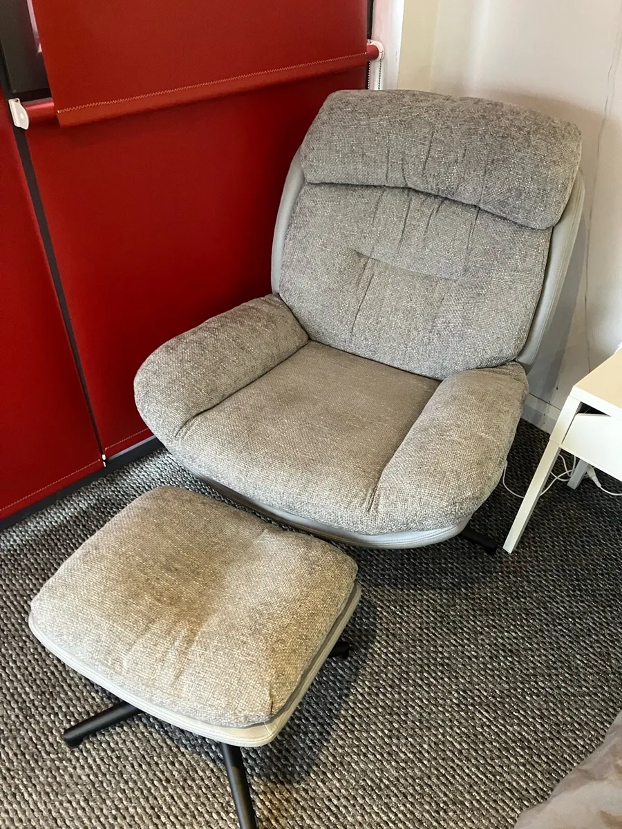Comfy chair & footstool - Image 2