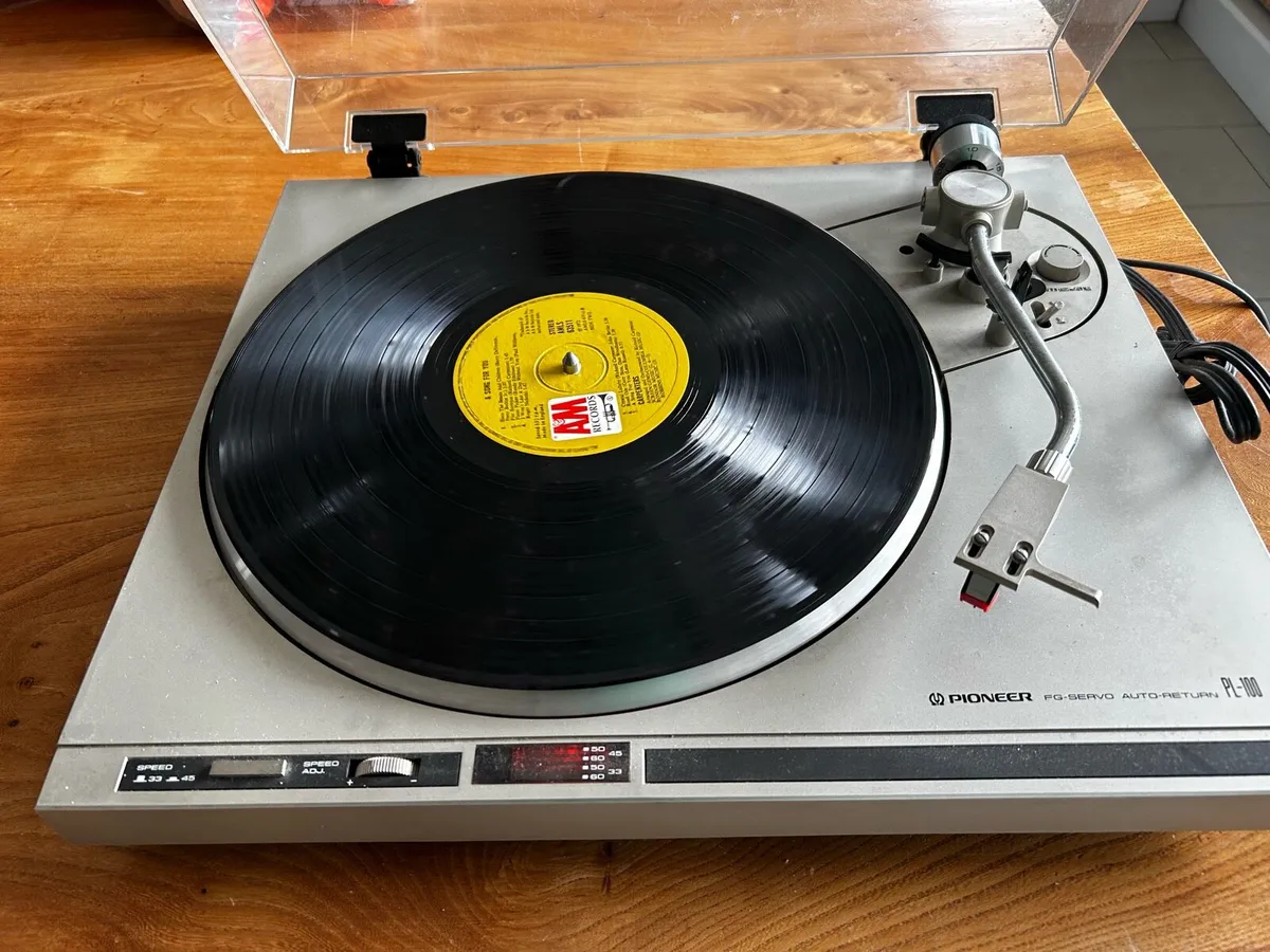 Record Player - Image 1