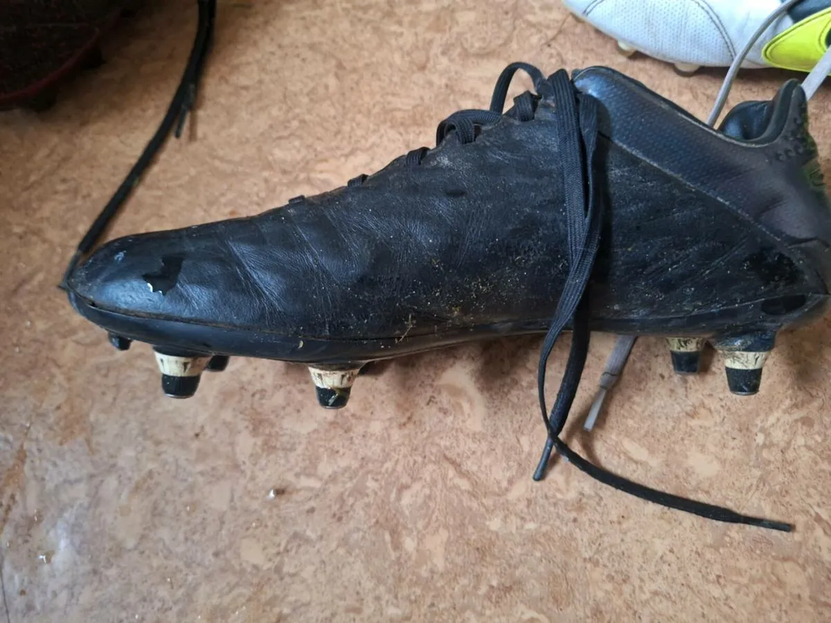 Football boots - Image 2