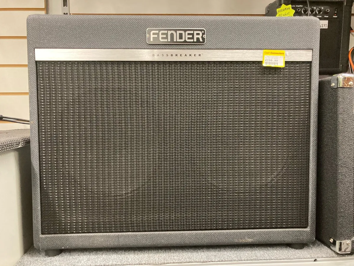 Fender BassBreaker Amplifier 175W - Image 1