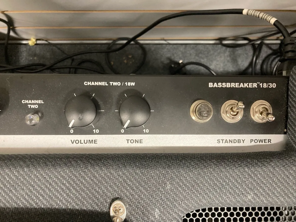 Fender BassBreaker Amplifier 175W - Image 4