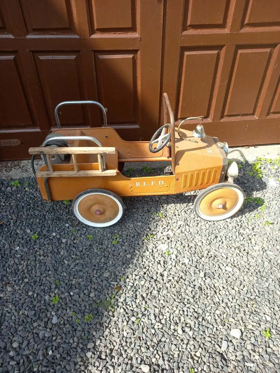 Toy fire engine