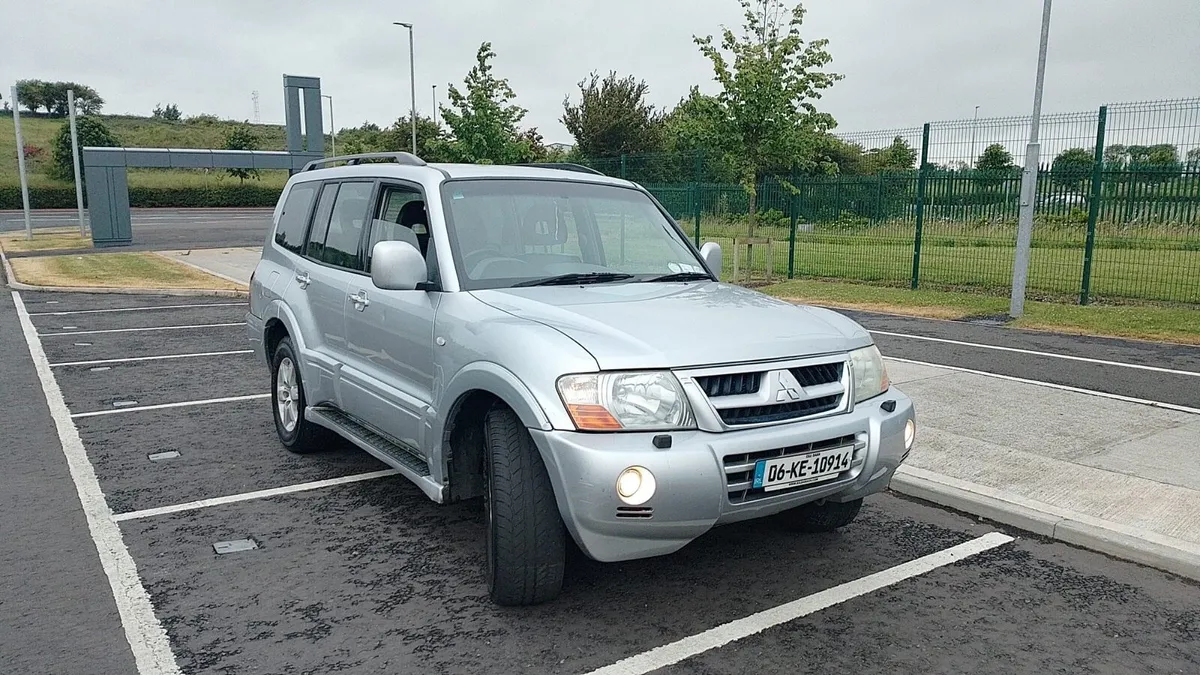 2006 Mitsubishi Pajero CrewCab - Image 1