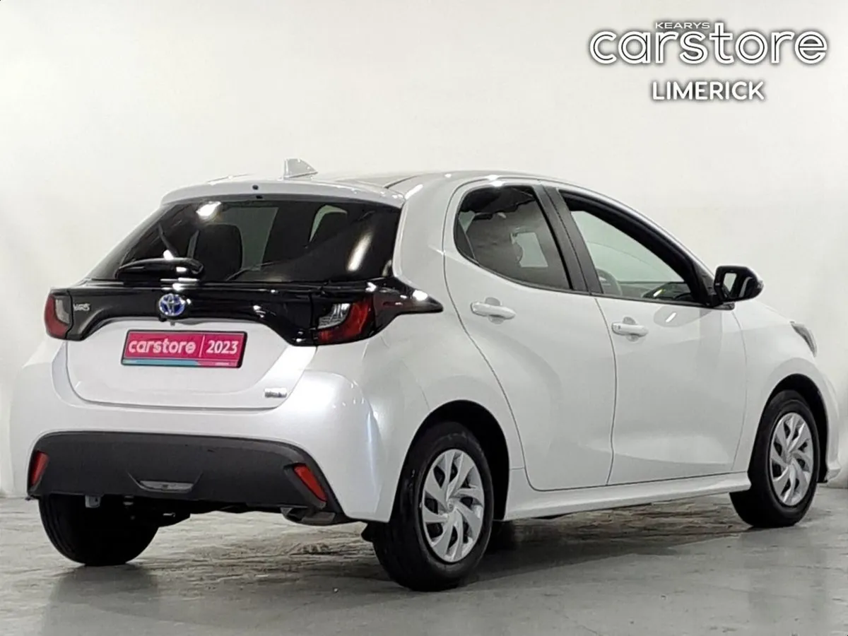 Toyota Yaris Hybrid - Image 3