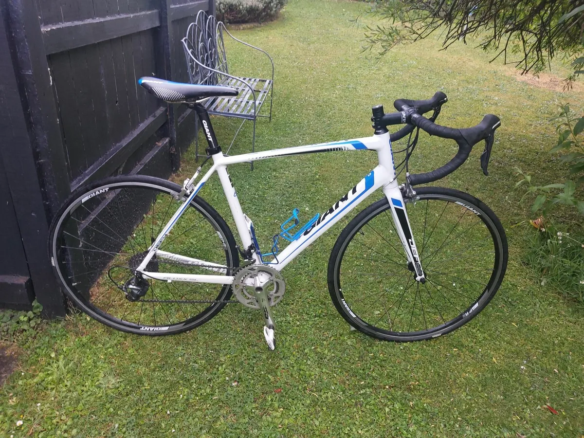 Giant Defy Alux SL - Image 1