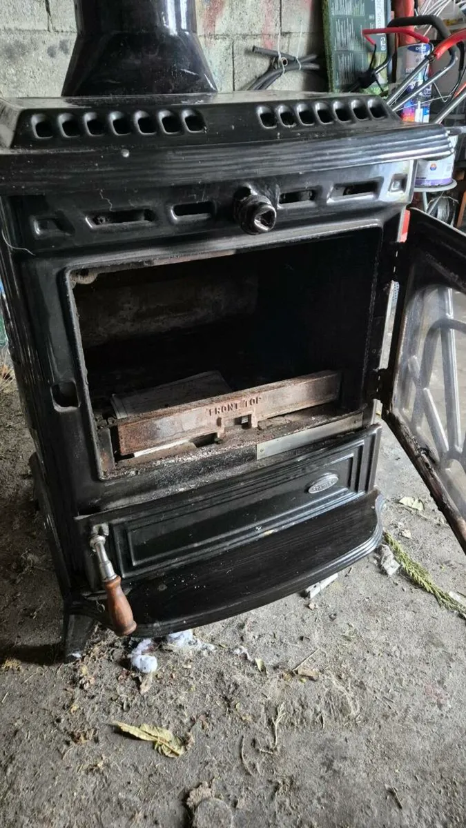 Stanley Erin Boiler Stove - Image 3