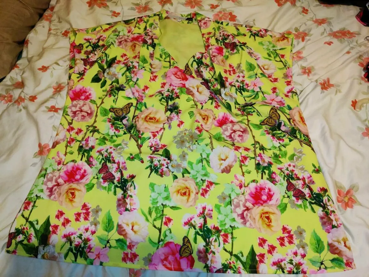 MUSTARD FLORAL, New Ladies Slip-Over Blouse ! - Image 1
