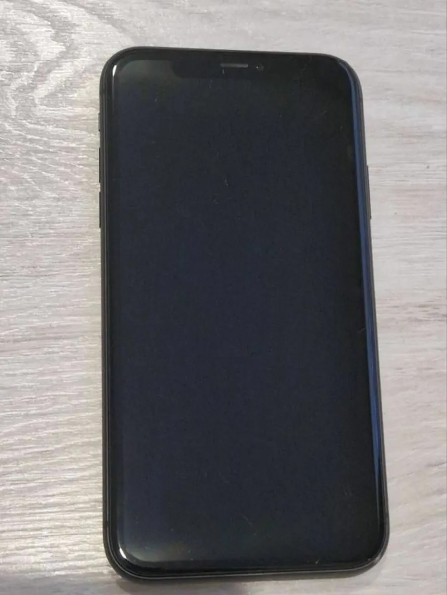 iPhone 11 - Image 2
