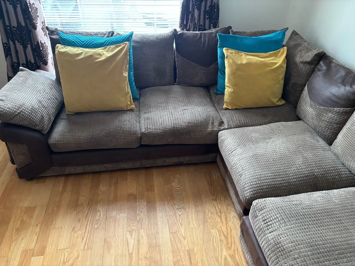Corner sofa - Image 1