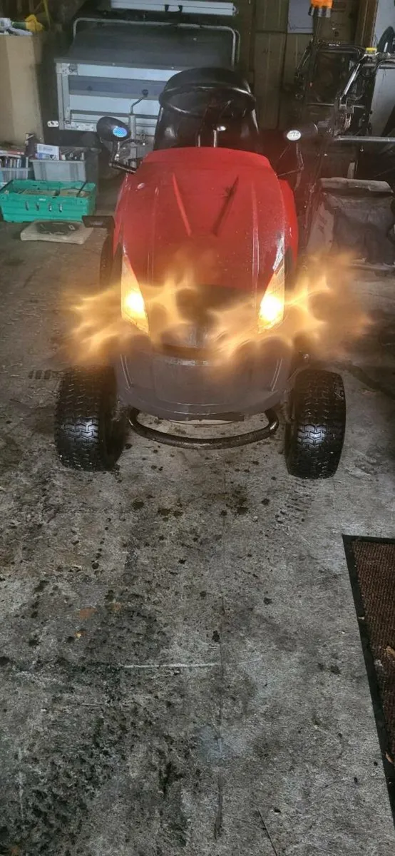 Kids ride on tractor - Image 1