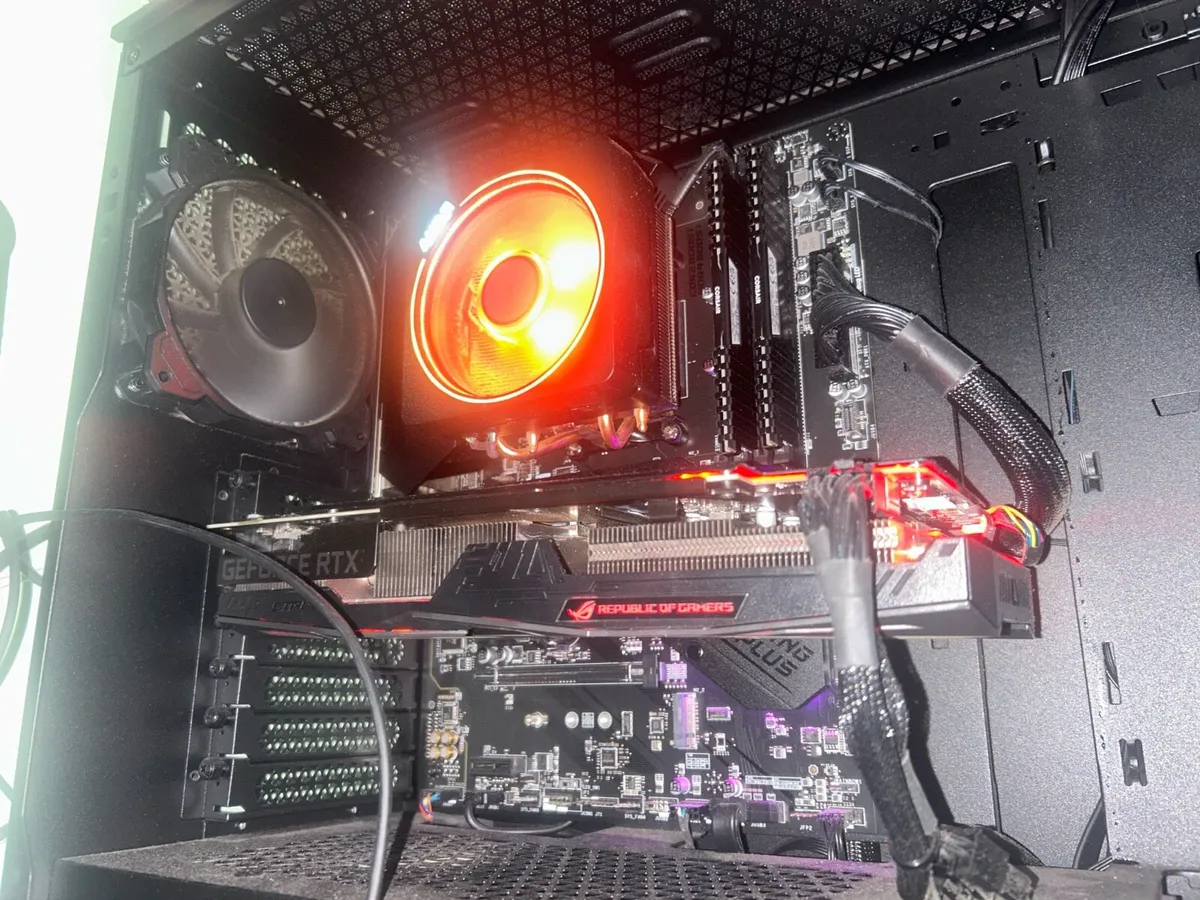 Gaming set up - Image 1