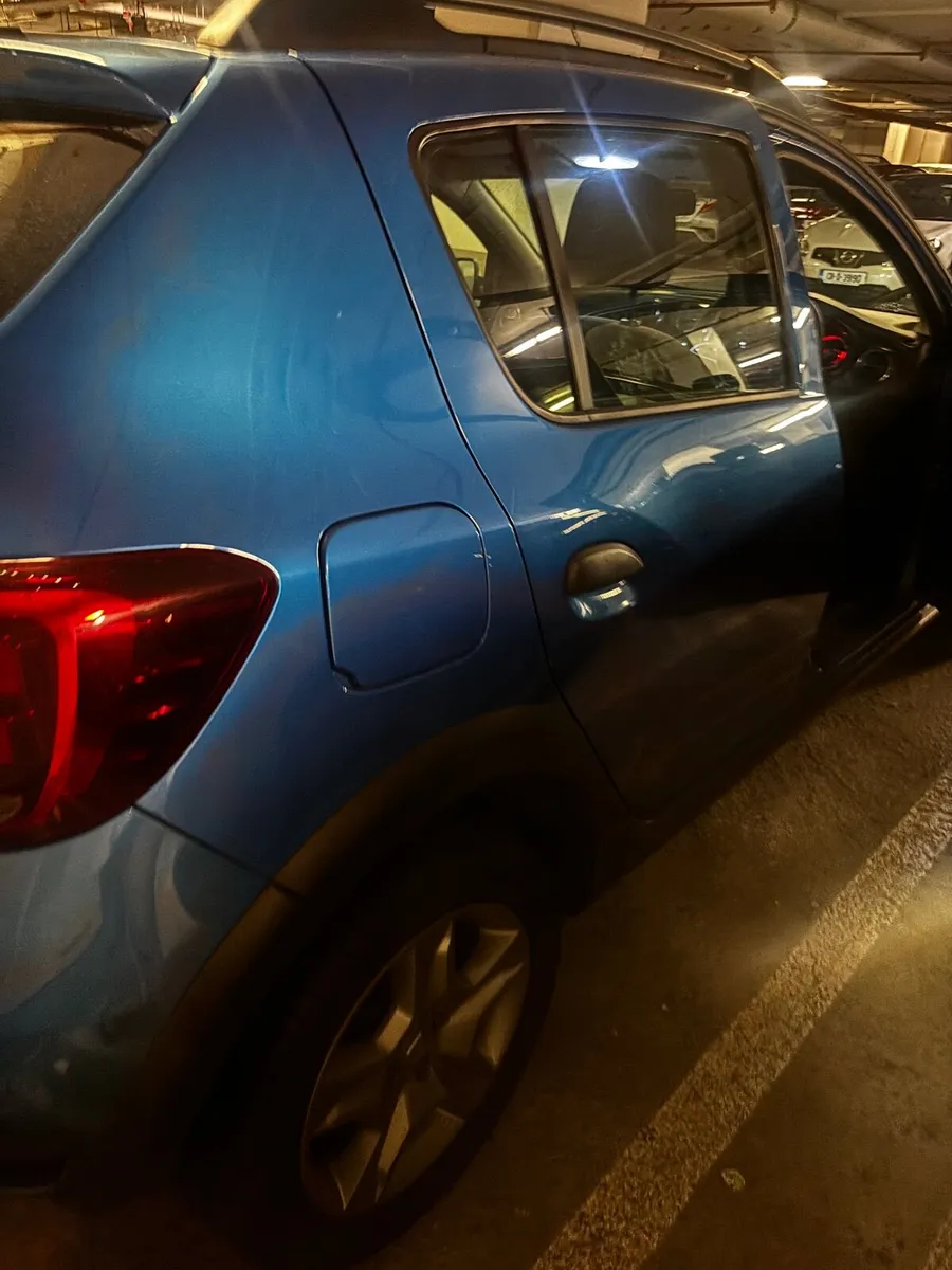 Car - Image 1