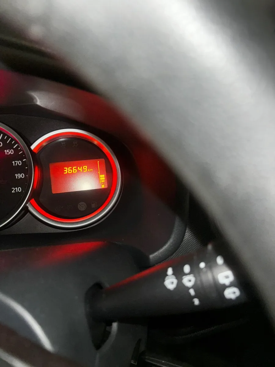 Car - Image 3