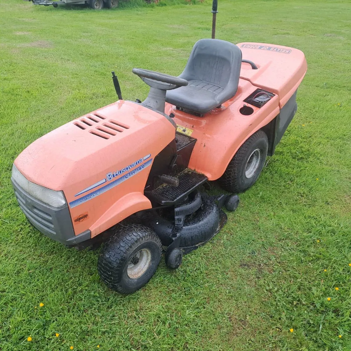 Ride on lawnmower - Image 2