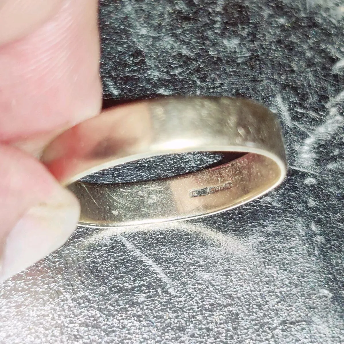 HEAVY WIDE VINTAGE, 9CT Old Gold Wedding Ring ! - Image 2