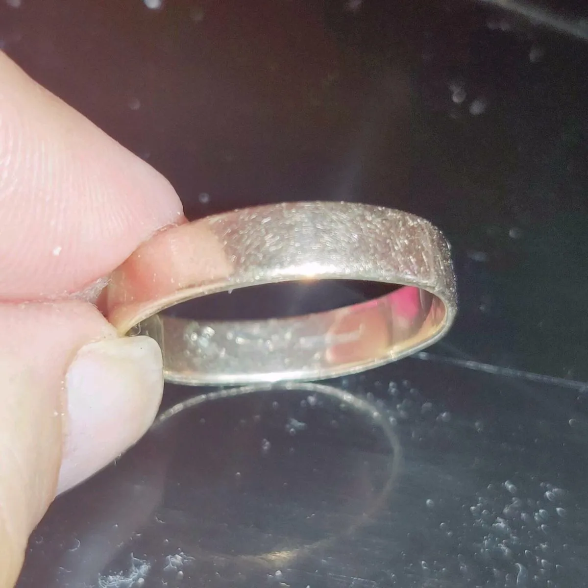 HEAVY WIDE VINTAGE, 9CT Old Gold Wedding Ring ! - Image 1