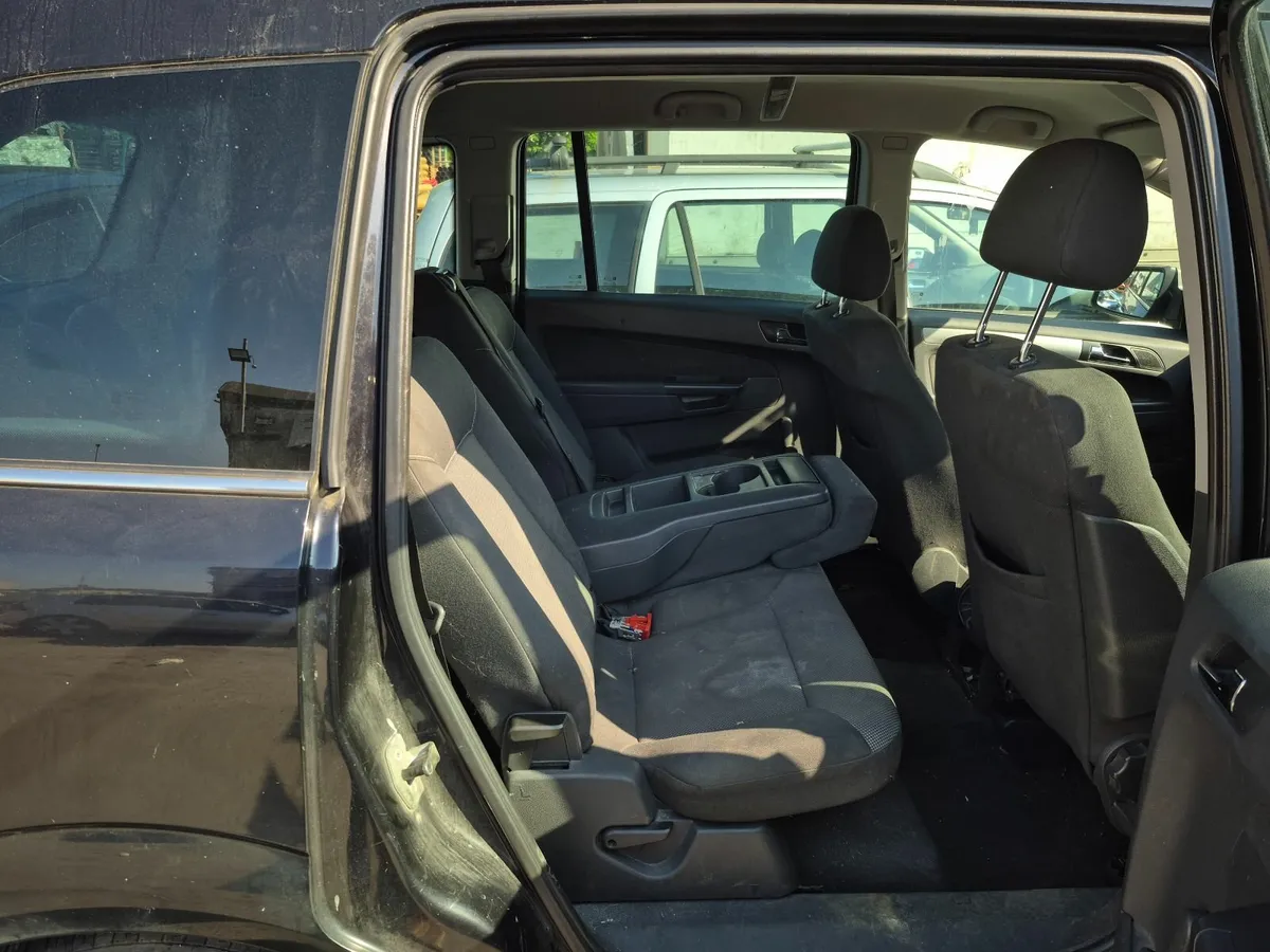 Vauxhall Zafira 2011 - Image 3