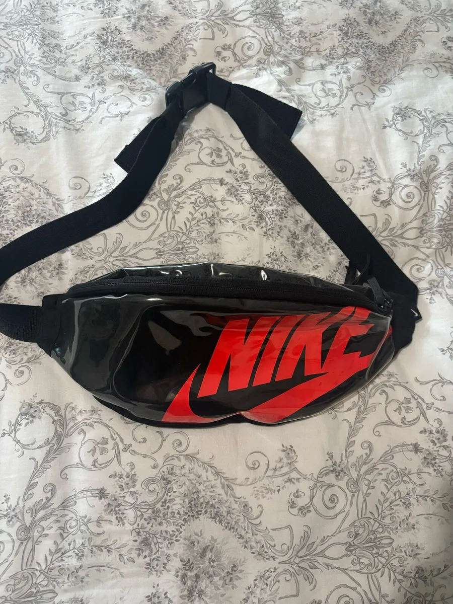 Nike sidebag - Image 1