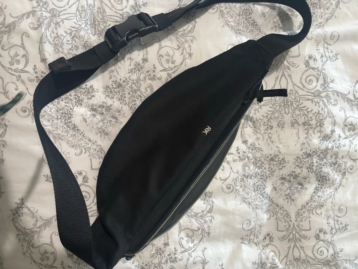 Nike sidebag - Image 3