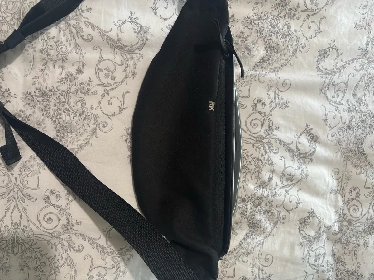 Nike sidebag - Image 4