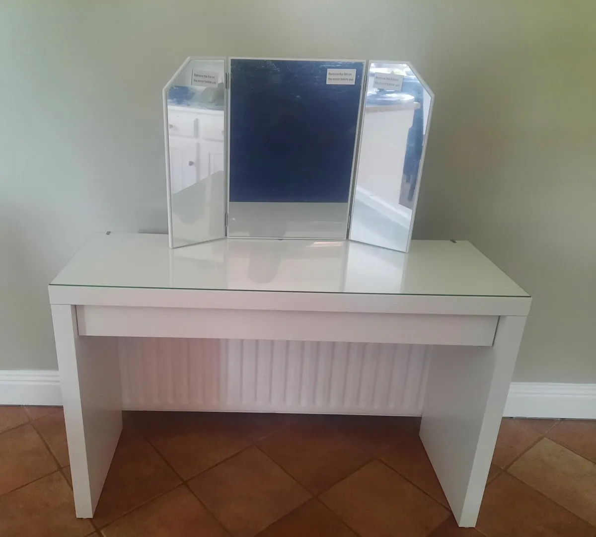 White Malm Dressing Table with Brand New Mirror - Image 1