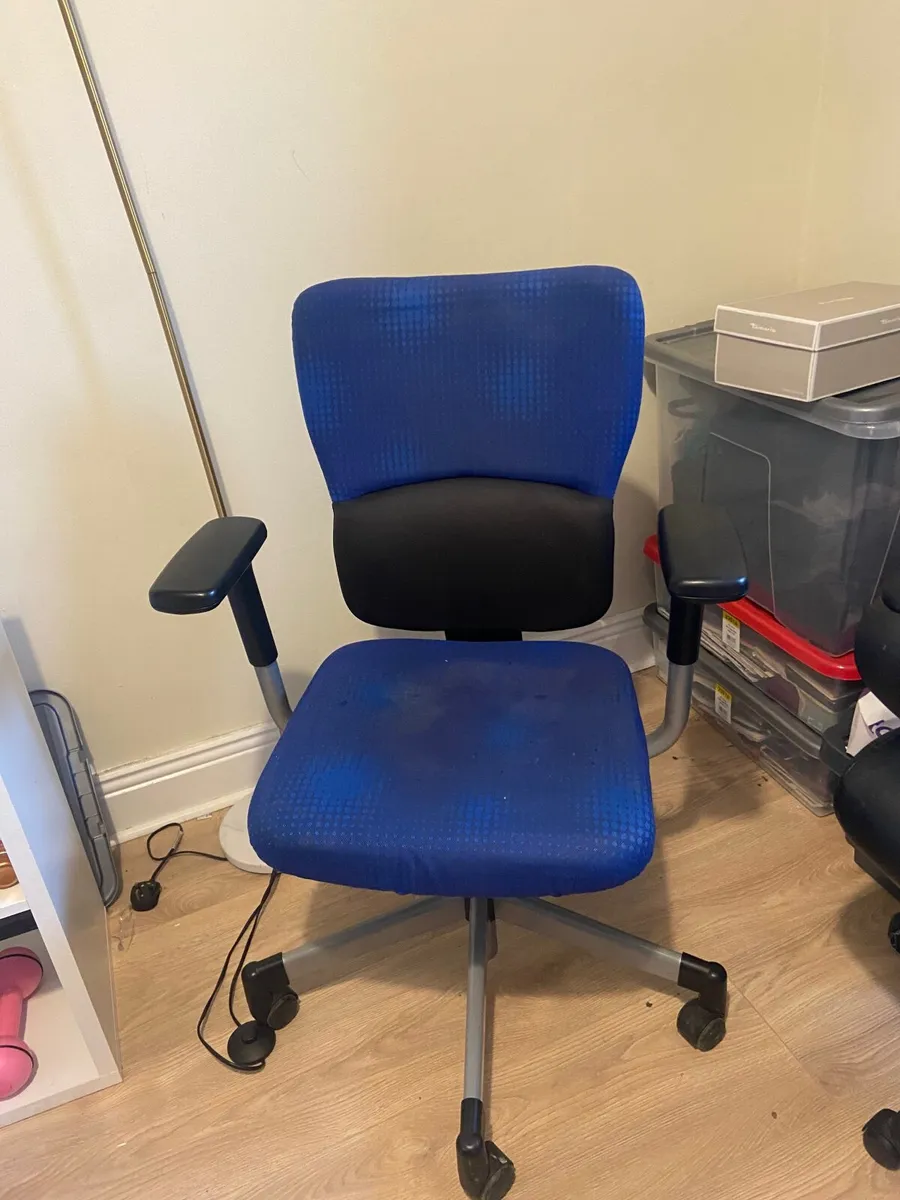 Office chair - Image 1