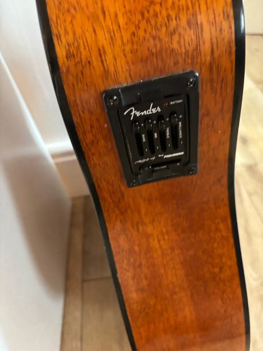 Fender acoustic guitar - Image 3