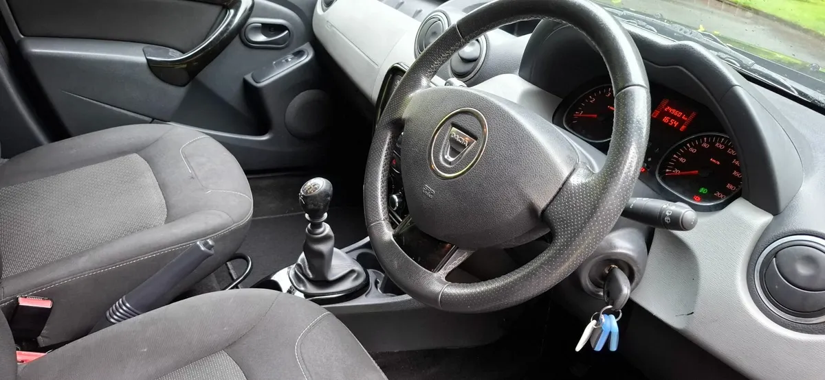 13, Dacia Duster , SIGNATURE,   Spotless - Image 3