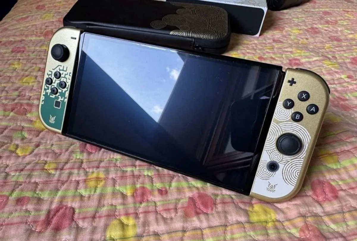 Limited Edition - Nintendo Switch Oled Tears of the Kingdom - Image 4