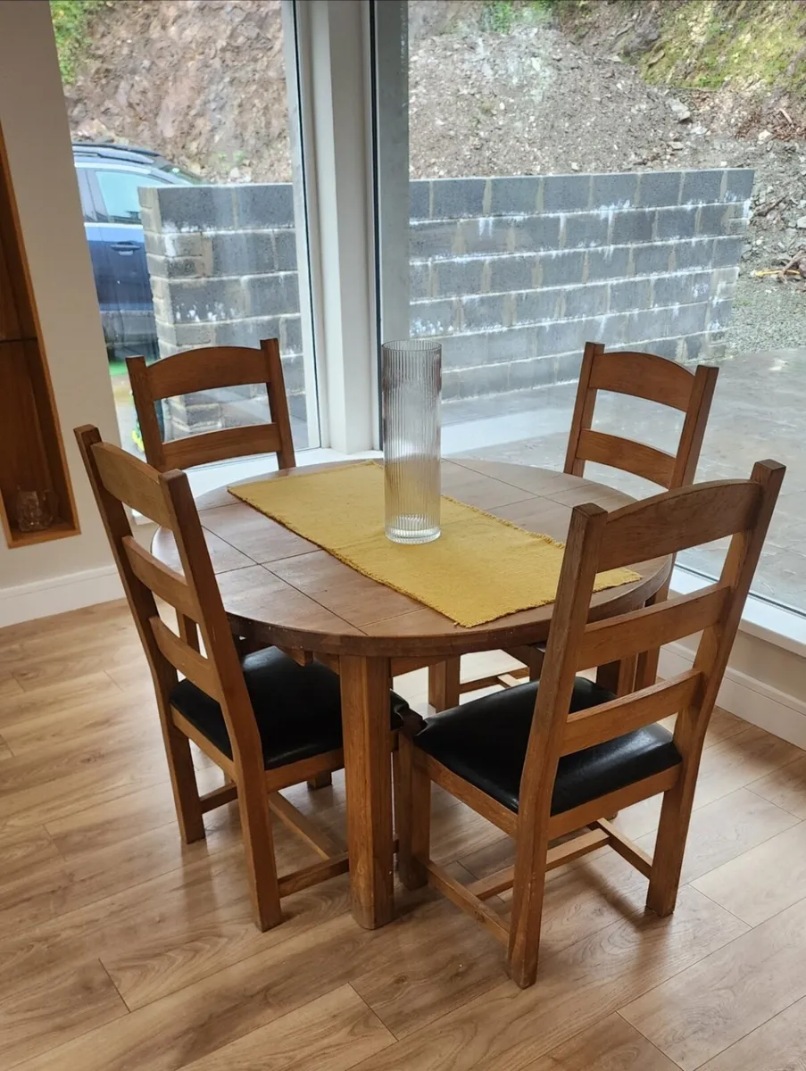 Soild Oak Kitchen table and chairs - Image 1