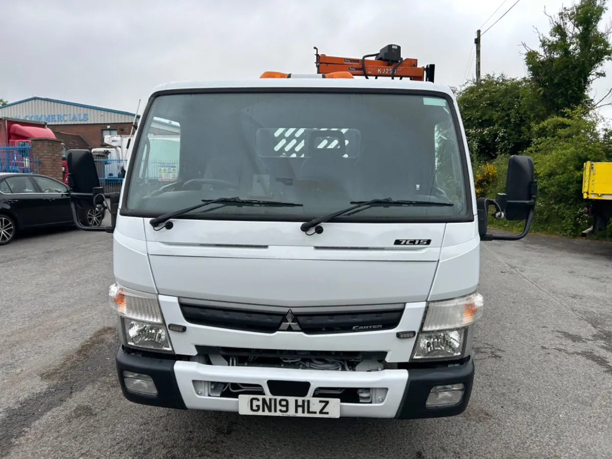 2019 Mitsubishi canter 7.5 ton manual tipper - Image 2