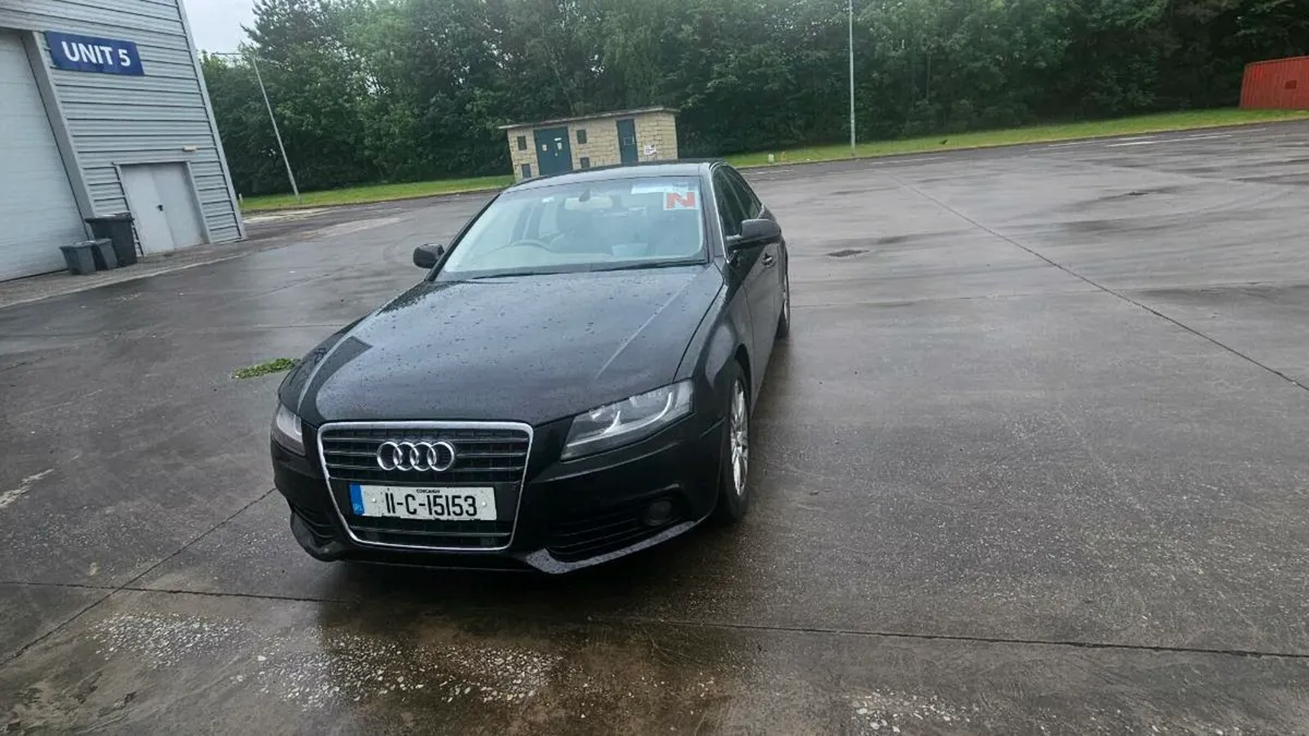 Audi A4 2011 6-speed high spec - Image 3