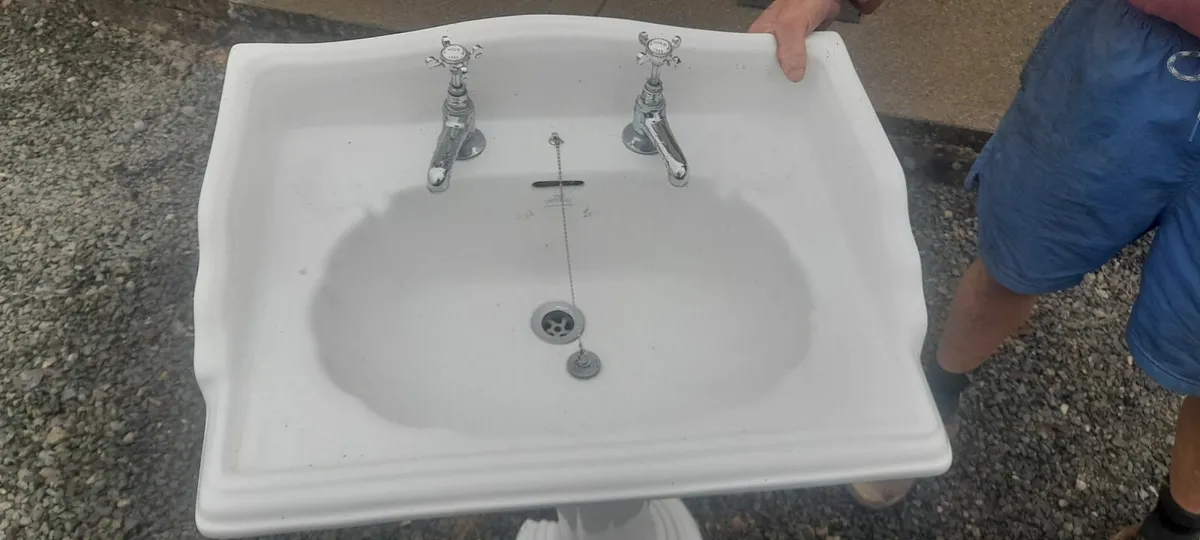 imperial Sink, pedestal and taps. - Image 1
