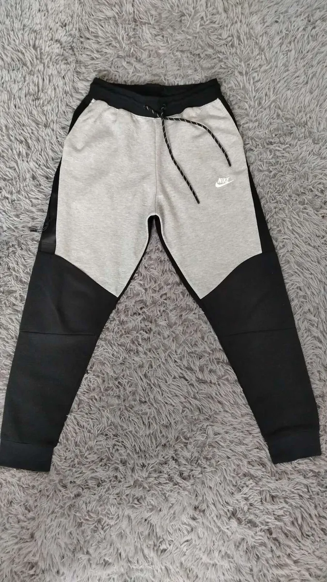 Nike Tech Fleece - Image 2