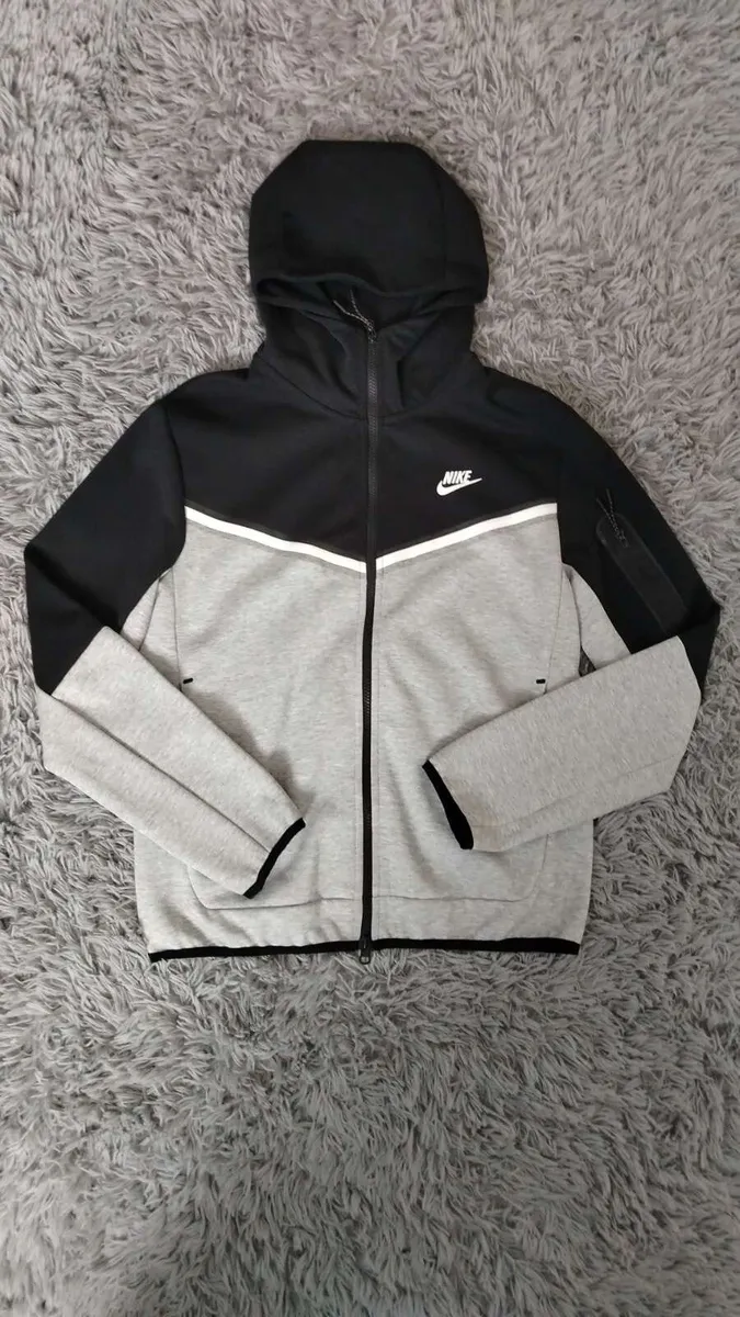 Nike Tech Fleece - Image 3