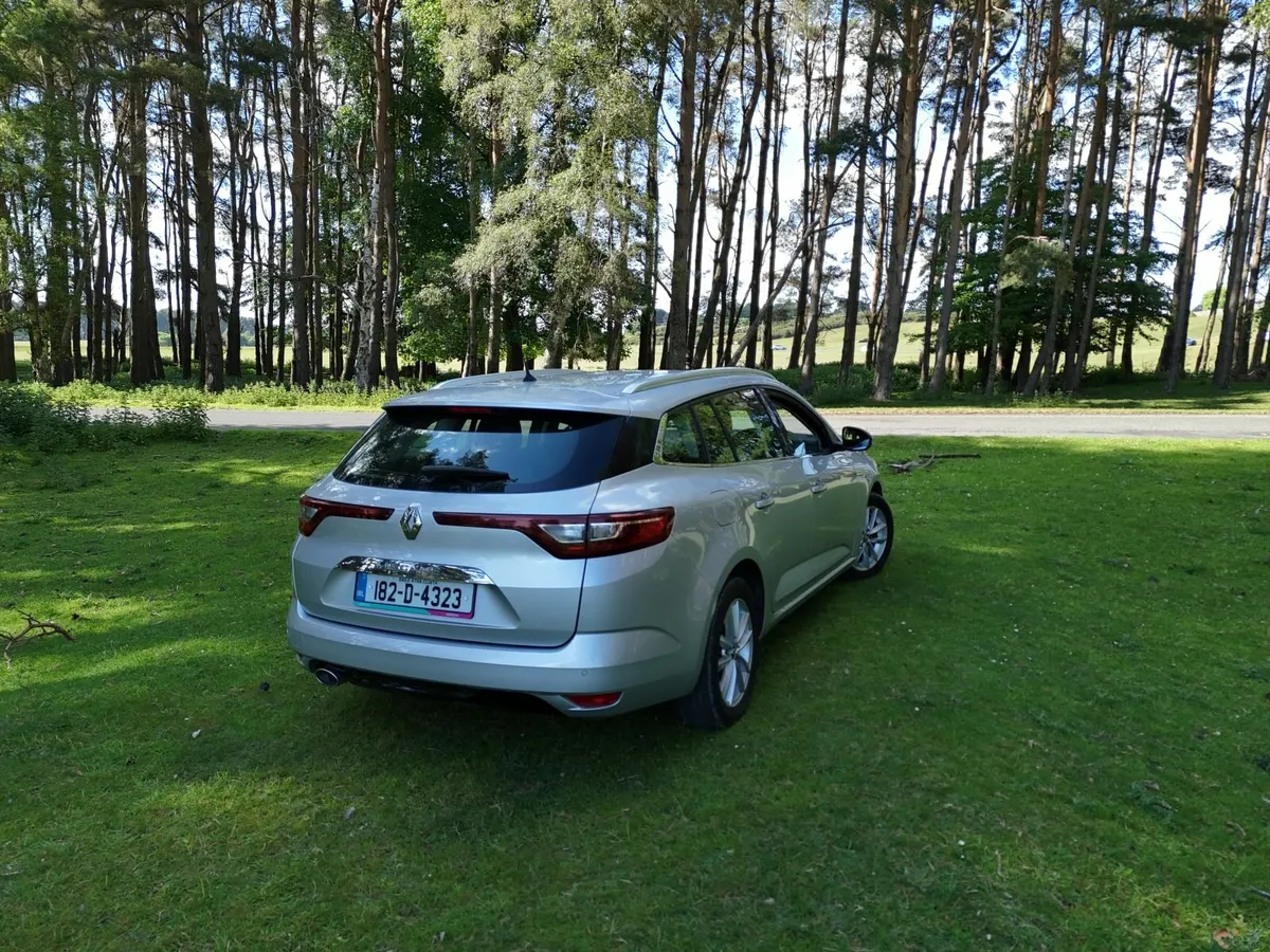 Renault Megane Sport Tourer Dynamique 2018 - Image 2