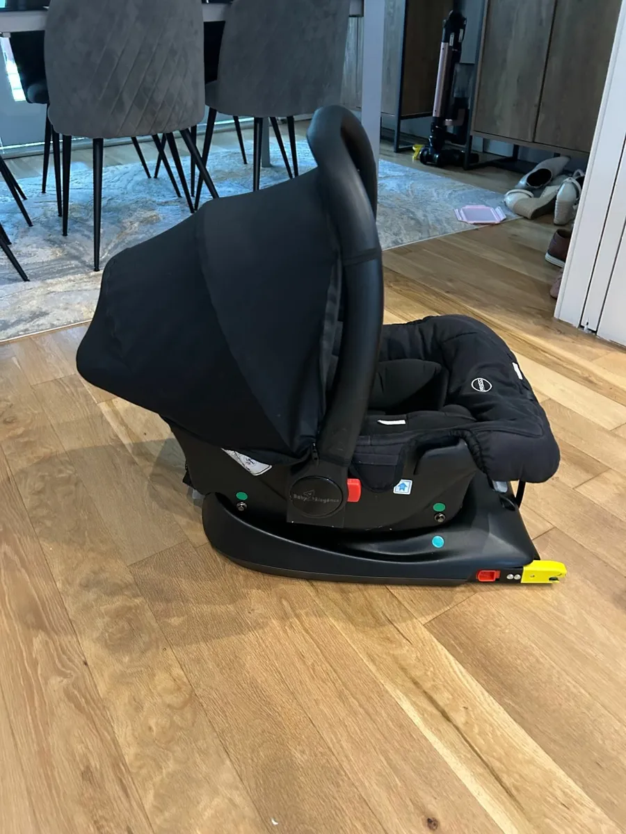 Baby Elegance Infant / Baby Car Seat & Isofix base - Image 1
