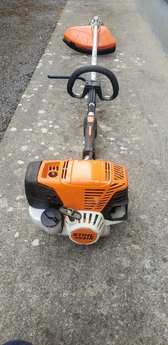 stihl fs91r strimmer as new vgc - Image 2